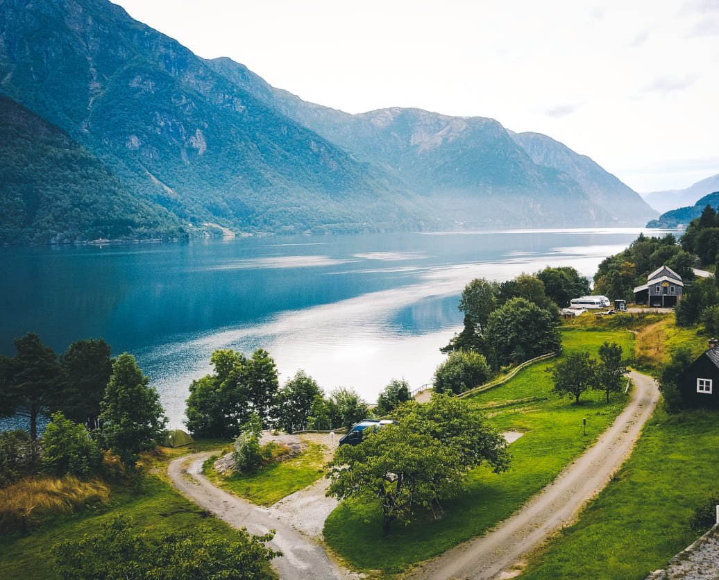 Edwards, Russell carry Wolves past Clippers  in play-in game