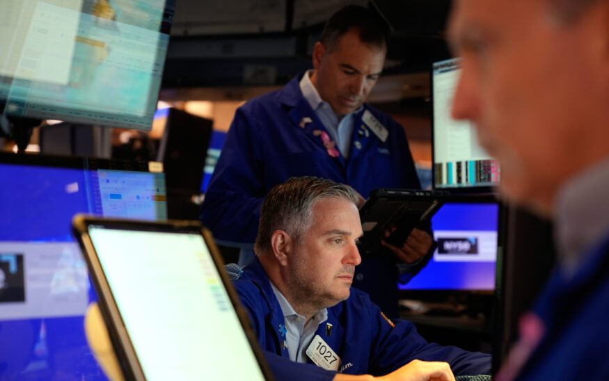 Wall Street Update: Stocks Close Lower as Tech Sector Drags