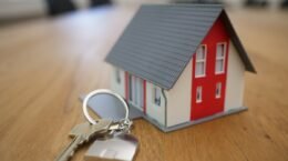 Mortgage Rate Gridlock Reshapes U.S. Housing Market as Buyers and Sellers Remain Frozen